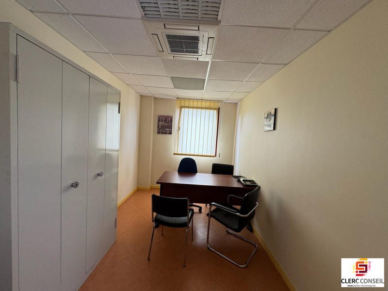 Bureau - 765 m²