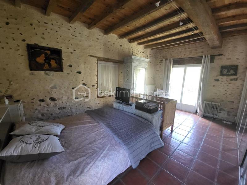 Corps de ferme - 381 m² - 14 pièces