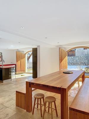 Maison - 340 m² - 8 pièces