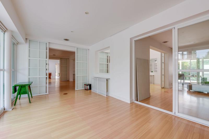 Maison contemporaine - 380 m² - 10 pièces