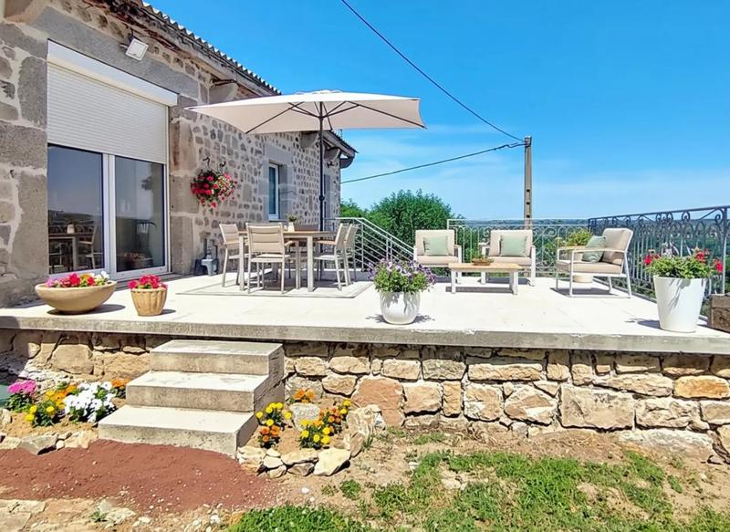 Maison - 300 m² - 9 pièces