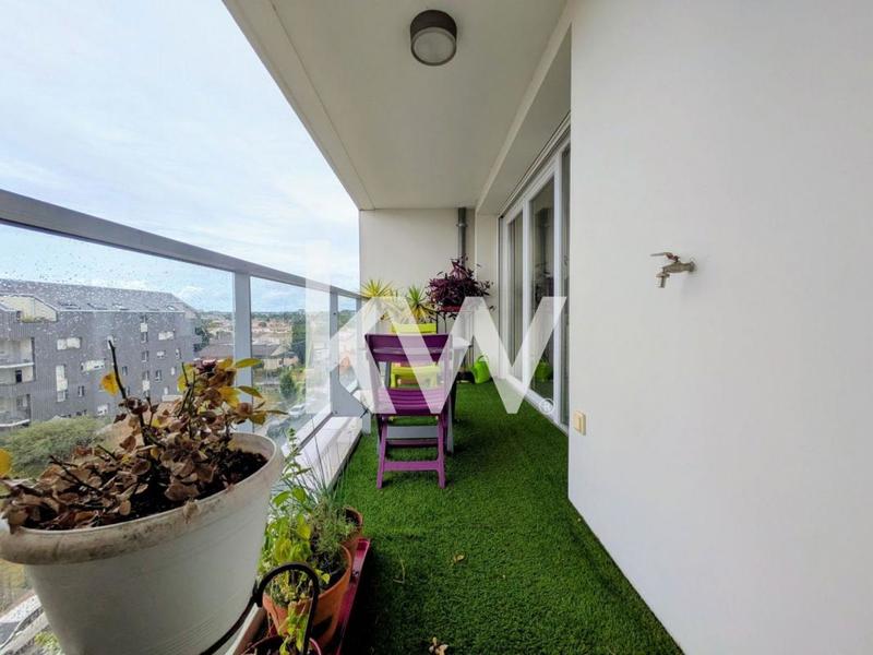 Appartement - 100 m² - 4 pièces