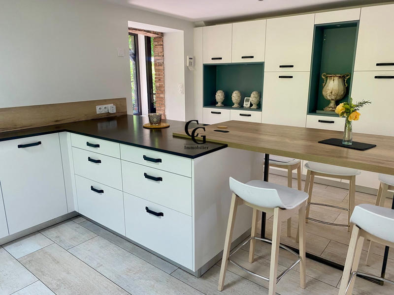 Maison ancienne - 315 m² - 9 pièces