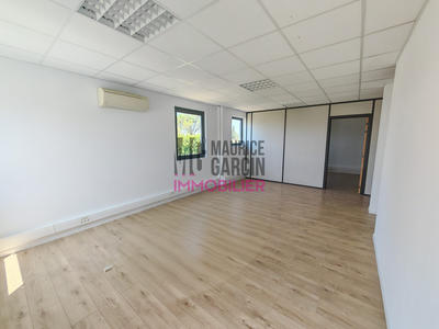 Bureau - 65 m² - 3 pièces