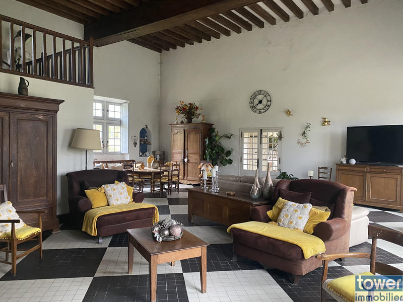 Propriété - 388 m² - 12 pièces