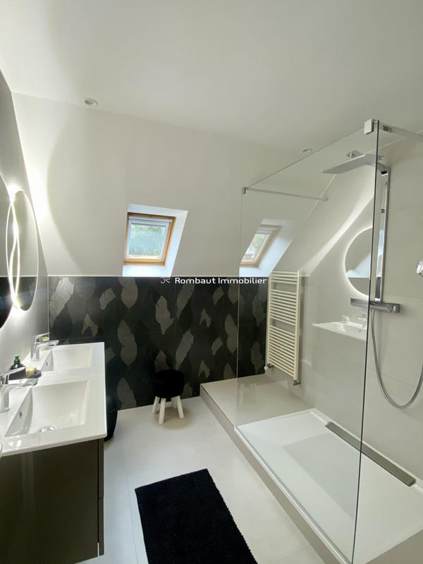 Maison - 137 m² - 6 pièces