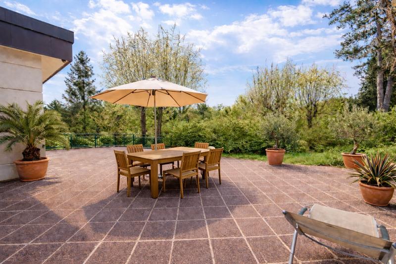 Propriété - 300 m² - 10 pièces