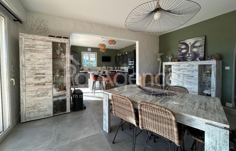 Maison - 246 m² - 6 pièces