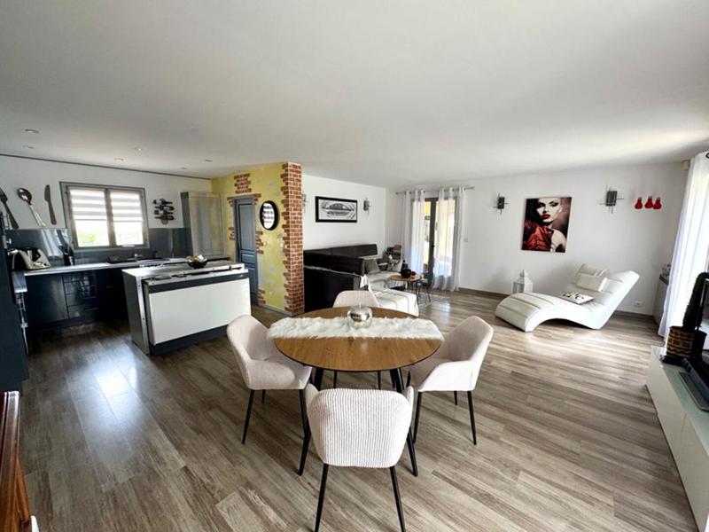 Maison - 99 m² - 4 pièces