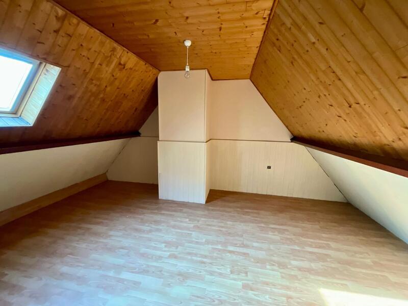 Maison - 227 m² - 9 pièces