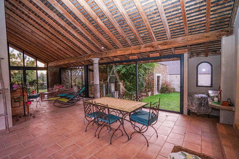 Maison - 240 m² - 7 pièces