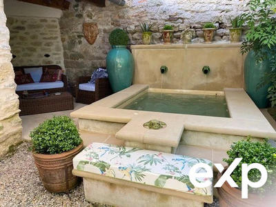 Maison traditionnelle - 268 m² - 10 pièces