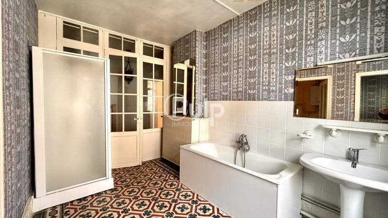 Corps de ferme - 300 m² - 12 pièces