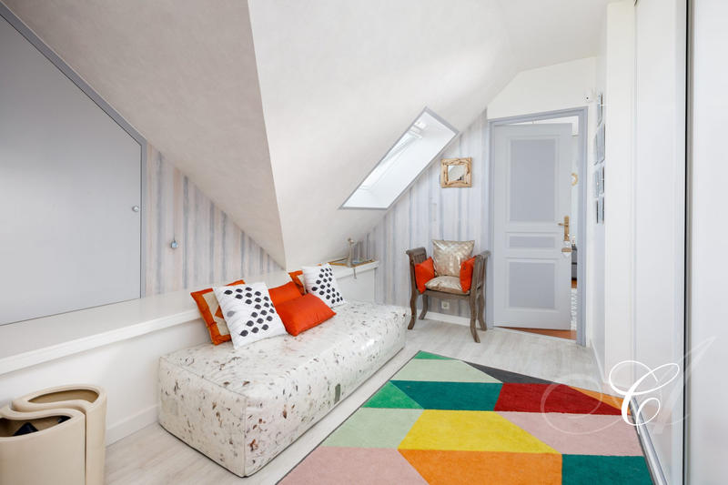 Maison traditionnelle - 171 m² - 7 pièces