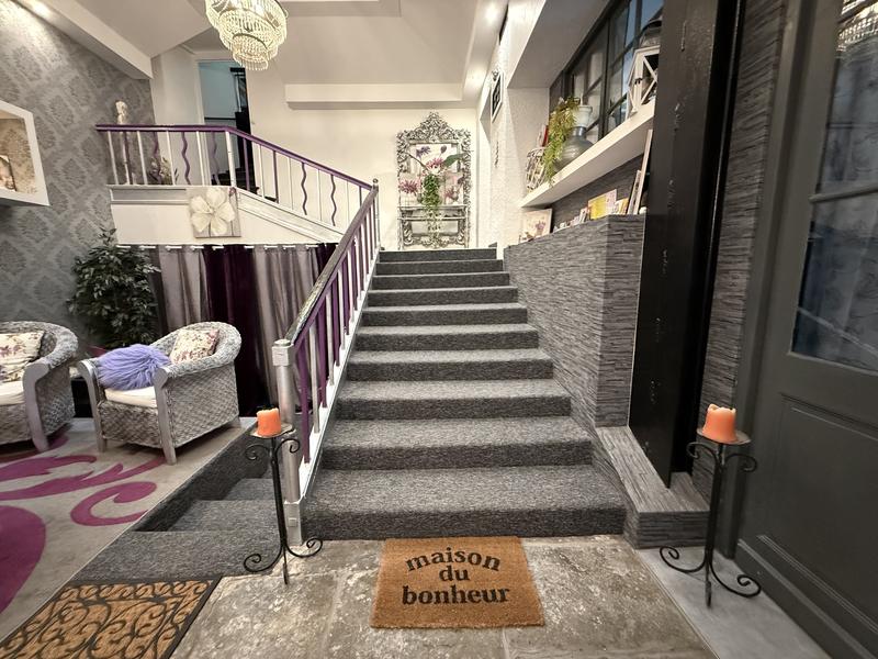 Appartement - 285 m² - 8 pièces