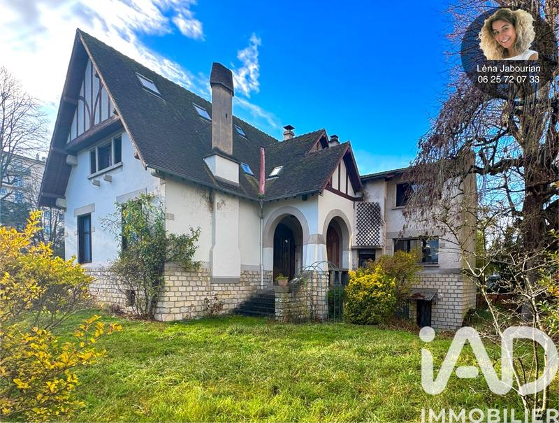 Maison - 266 m² - 11 pièces