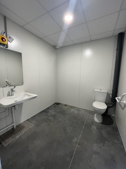 Local d'activité / Entrepôt - 250 m²