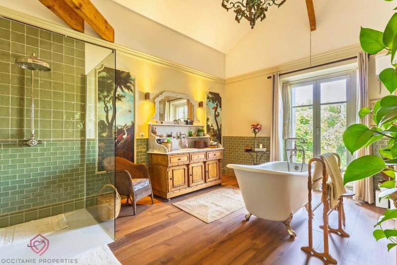 Maison de maîtres - 240 m² - 10 pièces