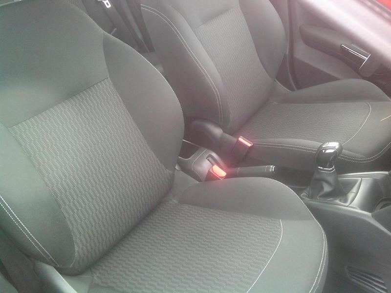 Peugeot 208 1.5l blue Hdi active 102cv