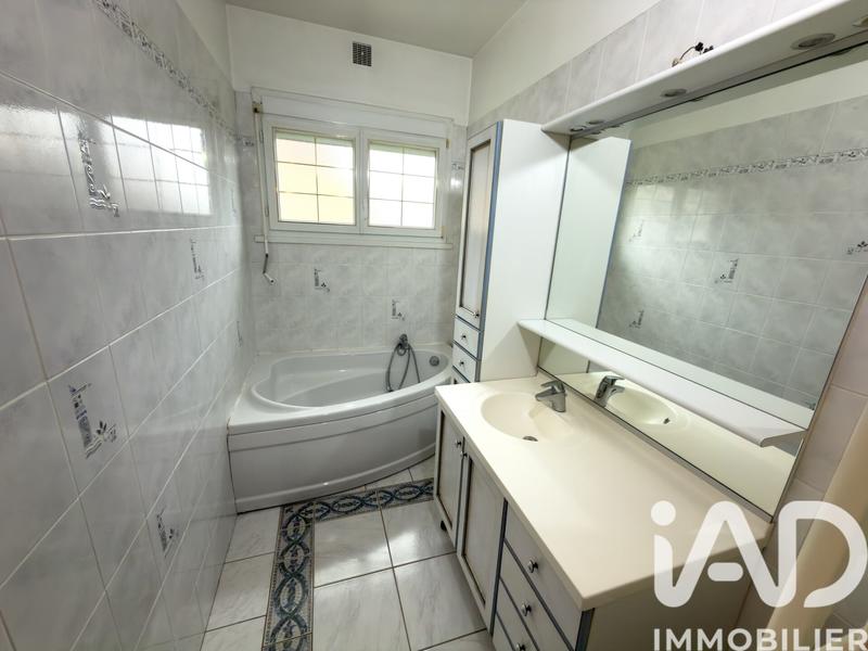 Maison - 214 m² - 7 pièces