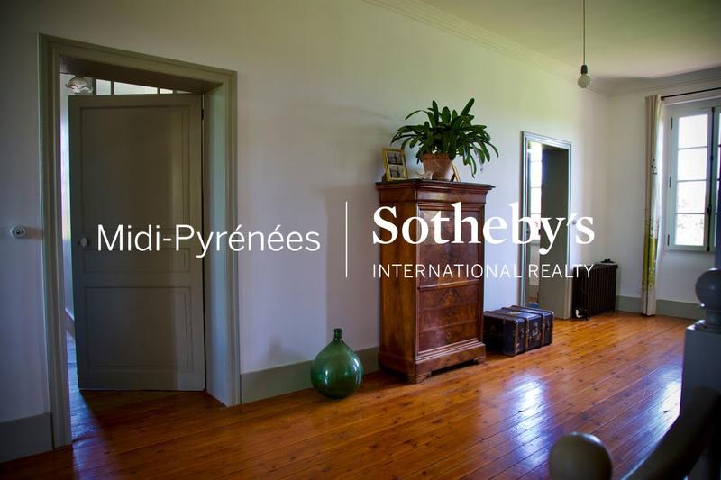 Maison de maîtres - 265 m² - 7 pièces