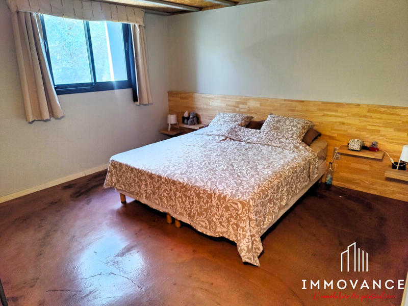 Maison - 340 m² - 8 pièces