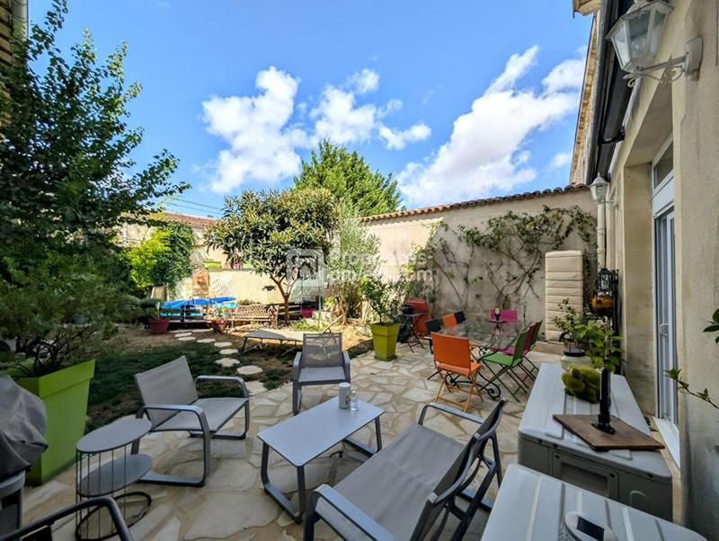 Maison - 376 m² - 12 pièces