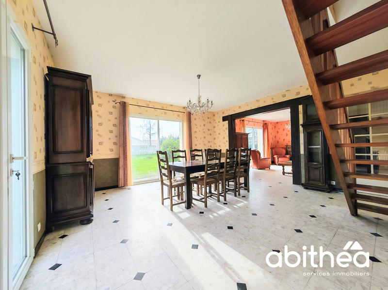 Maison - 140 m² - 5 pièces