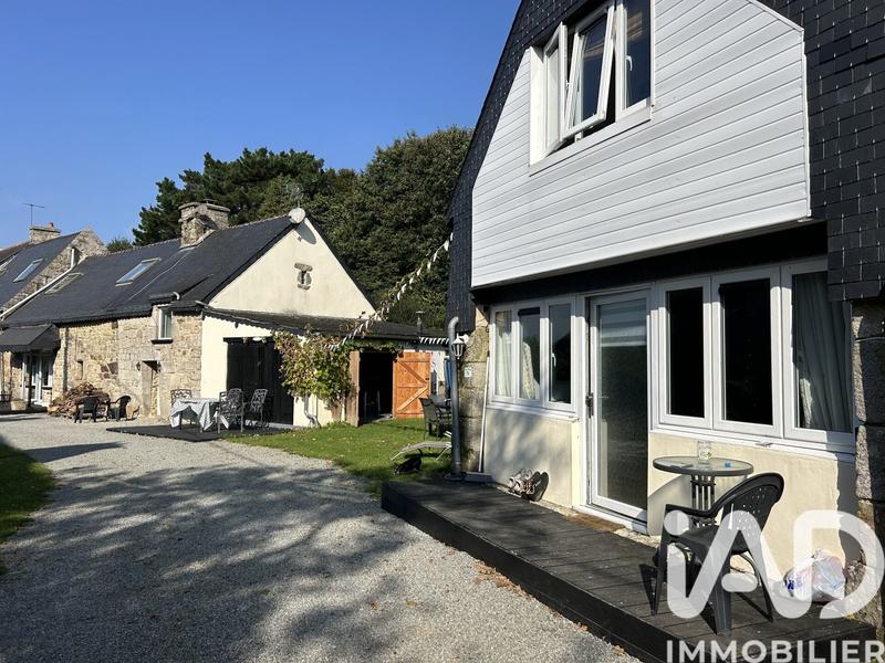 Maison - 290 m² - 8 pièces