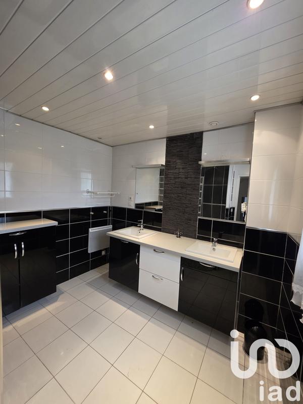 Maison - 143 m² - 7 pièces