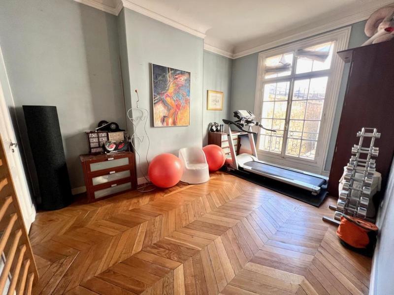 Appartement - 220 m² - 7 pièces