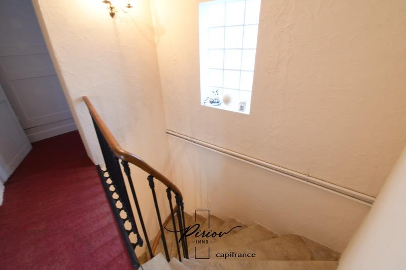 Maison - 264 m² - 9 pièces