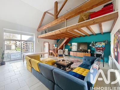 Maison - 234 m² - 8 pièces