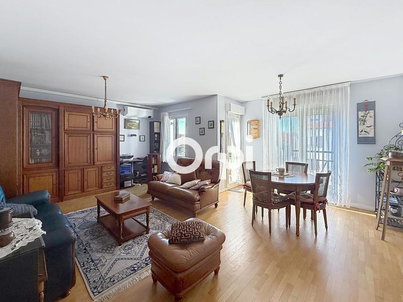 Appartement - 90 m² - 4 pièces