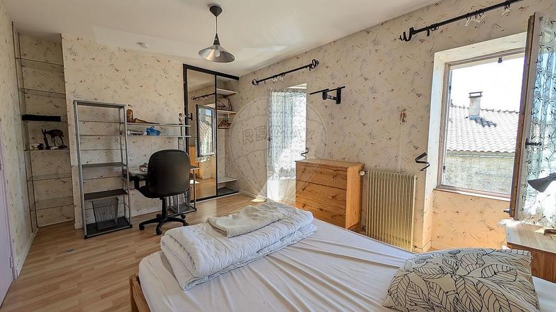 Maison - 420 m² - 17 pièces