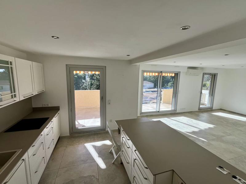 Appartement - 90 m² - 3 pièces