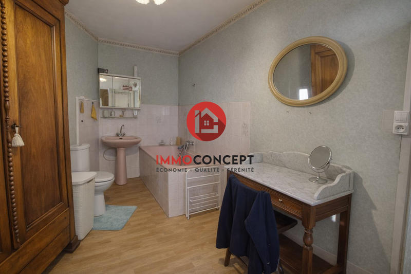 Maison ancienne - 182 m² - 8 pièces