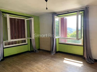 Maison - 121 m² - 6 pièces