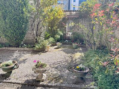 Maison bourgeoise - 353 m² - 13 pièces