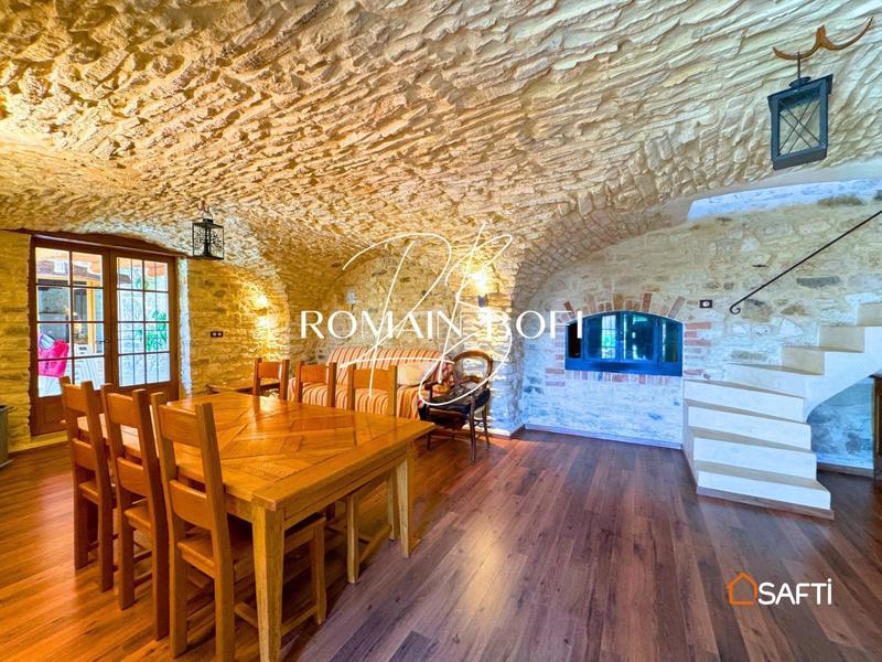 Maison - 283 m² - 12 pièces