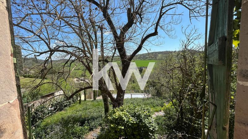 Maison - 200 m² - 12 pièces