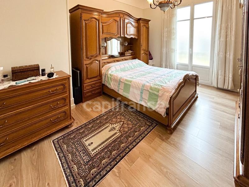 Appartement bourgeois - 143 m² - 6 pièces