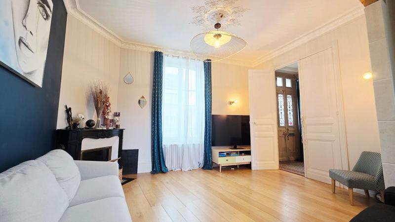 Maison - 189 m² - 8 pièces