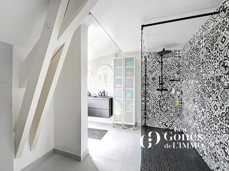 Propriété - 340 m² - 7 pièces