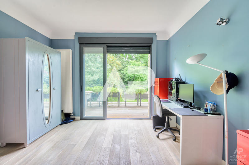 Maison - 278 m² - 11 pièces