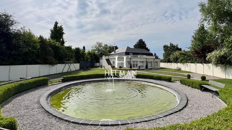 Maison - 344 m² - 12 pièces