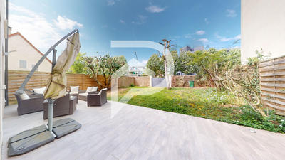 Maison - 235 m² - 8 pièces