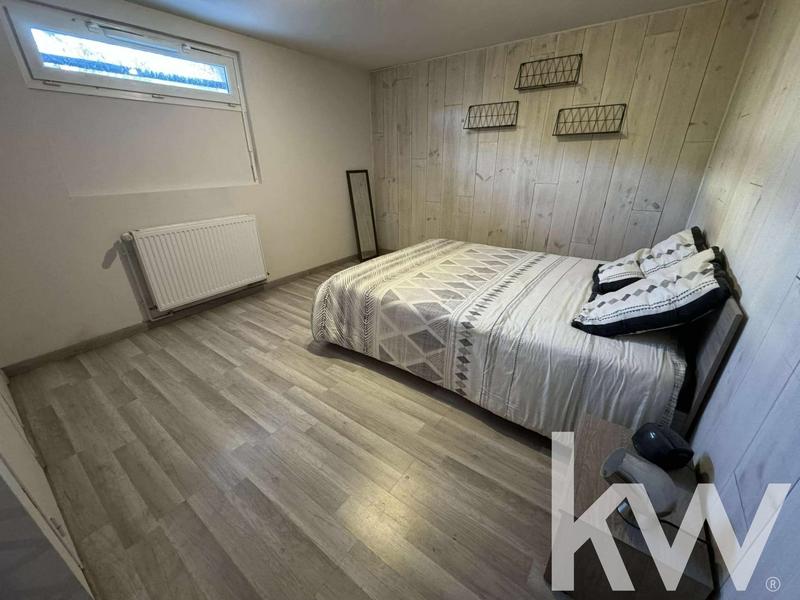 Maison - 202 m² - 8 pièces