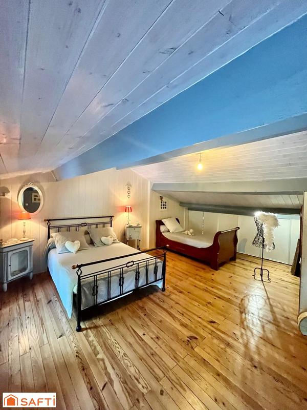 Maison - 200 m² - 8 pièces