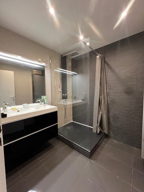 Appartement - 70 m² - 2 pièces